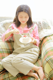 喜爱夜蒲2大尺度吃乳